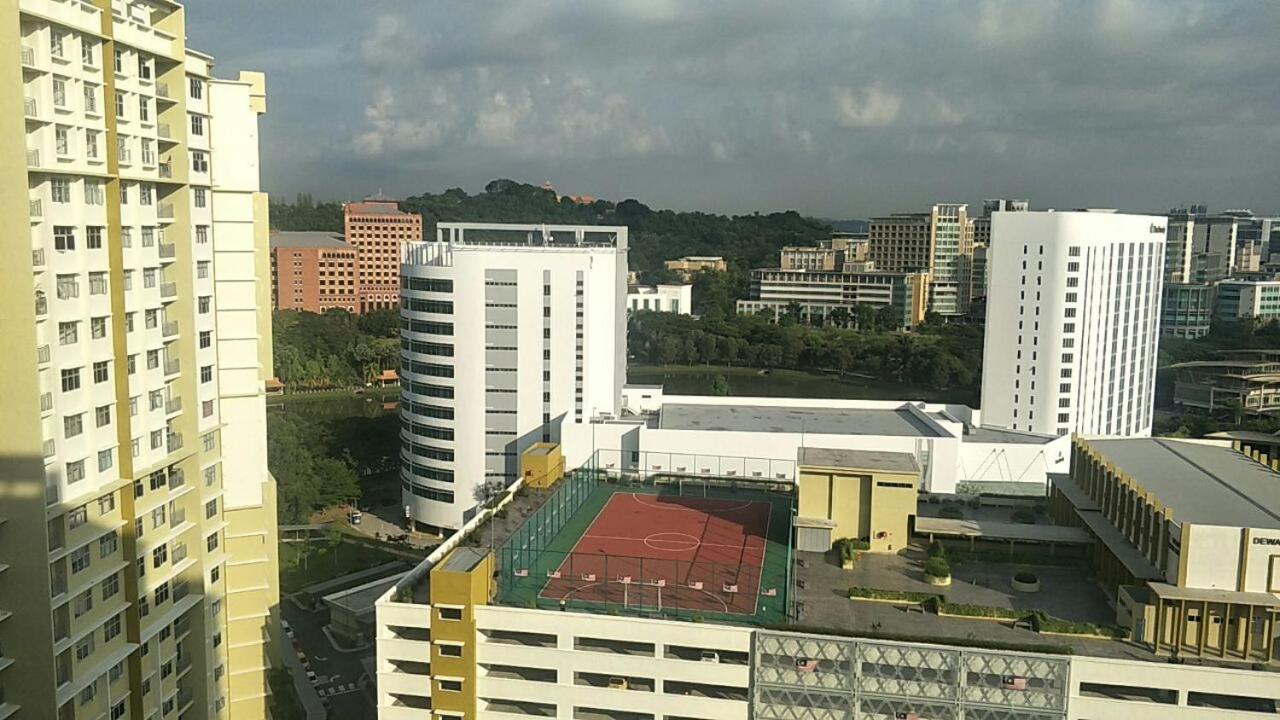 Zara1881 Muslim Homestay@putrajaya Apartment